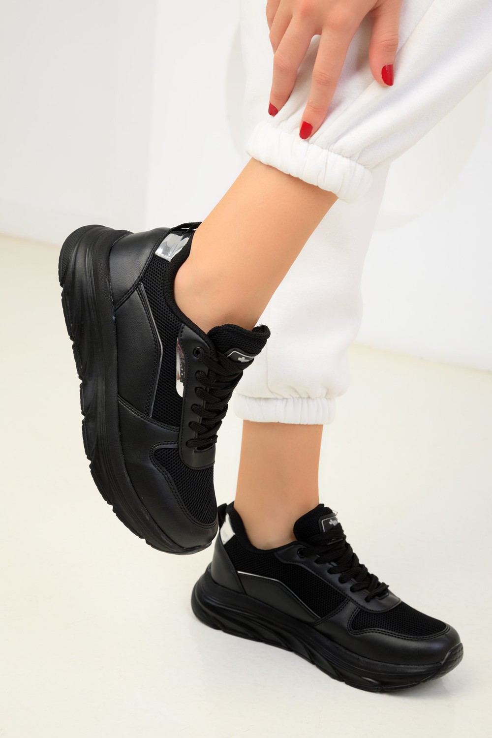 Soho Black-Silver Women's Sneakers 18596