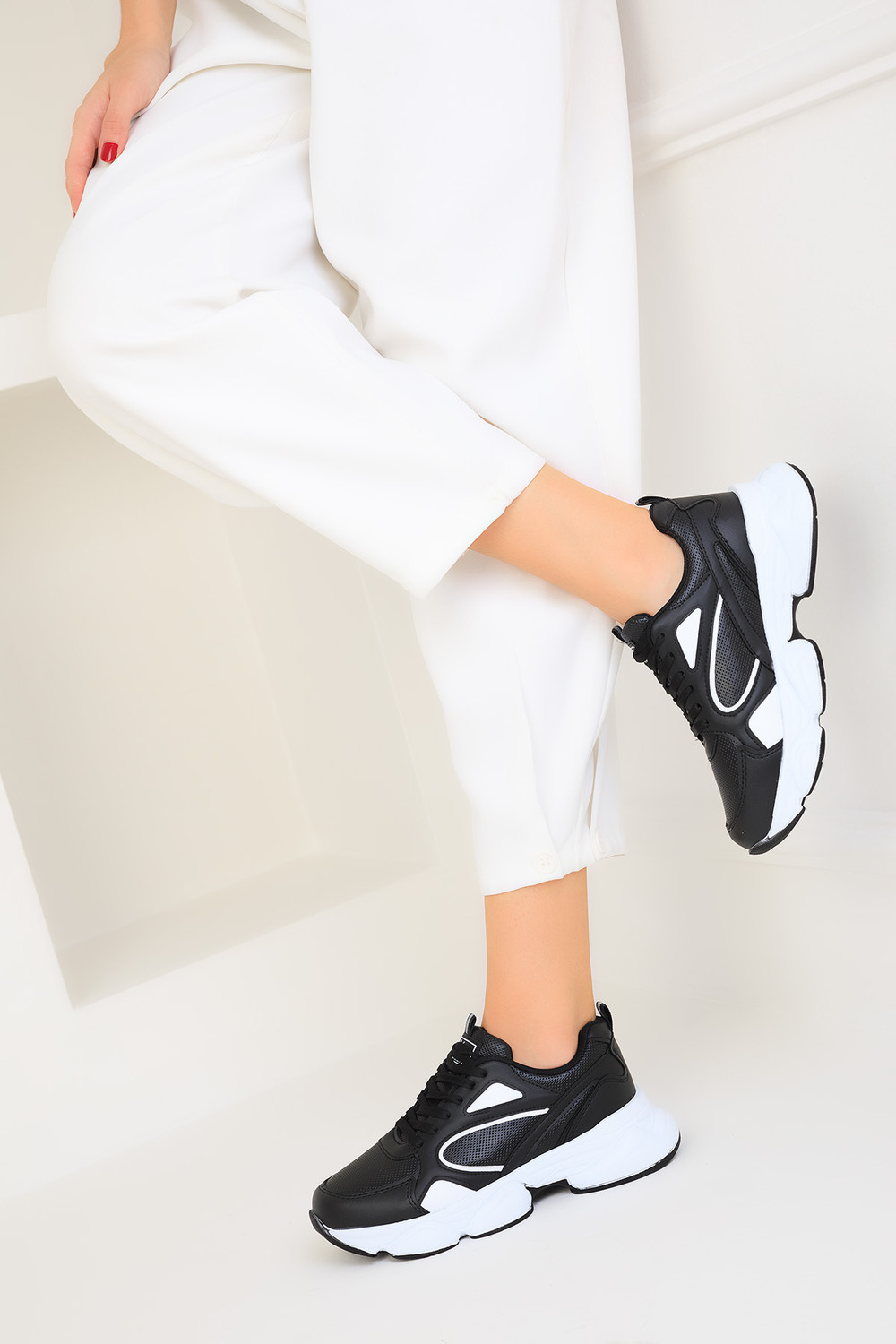 Soho White-Black-C Women's Sneakers 17226
