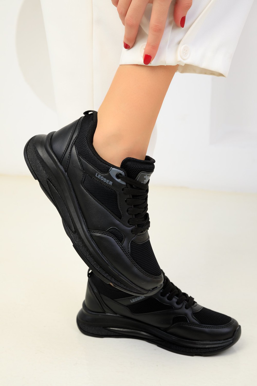 Soho Black-Black Women's Sneakers 18593