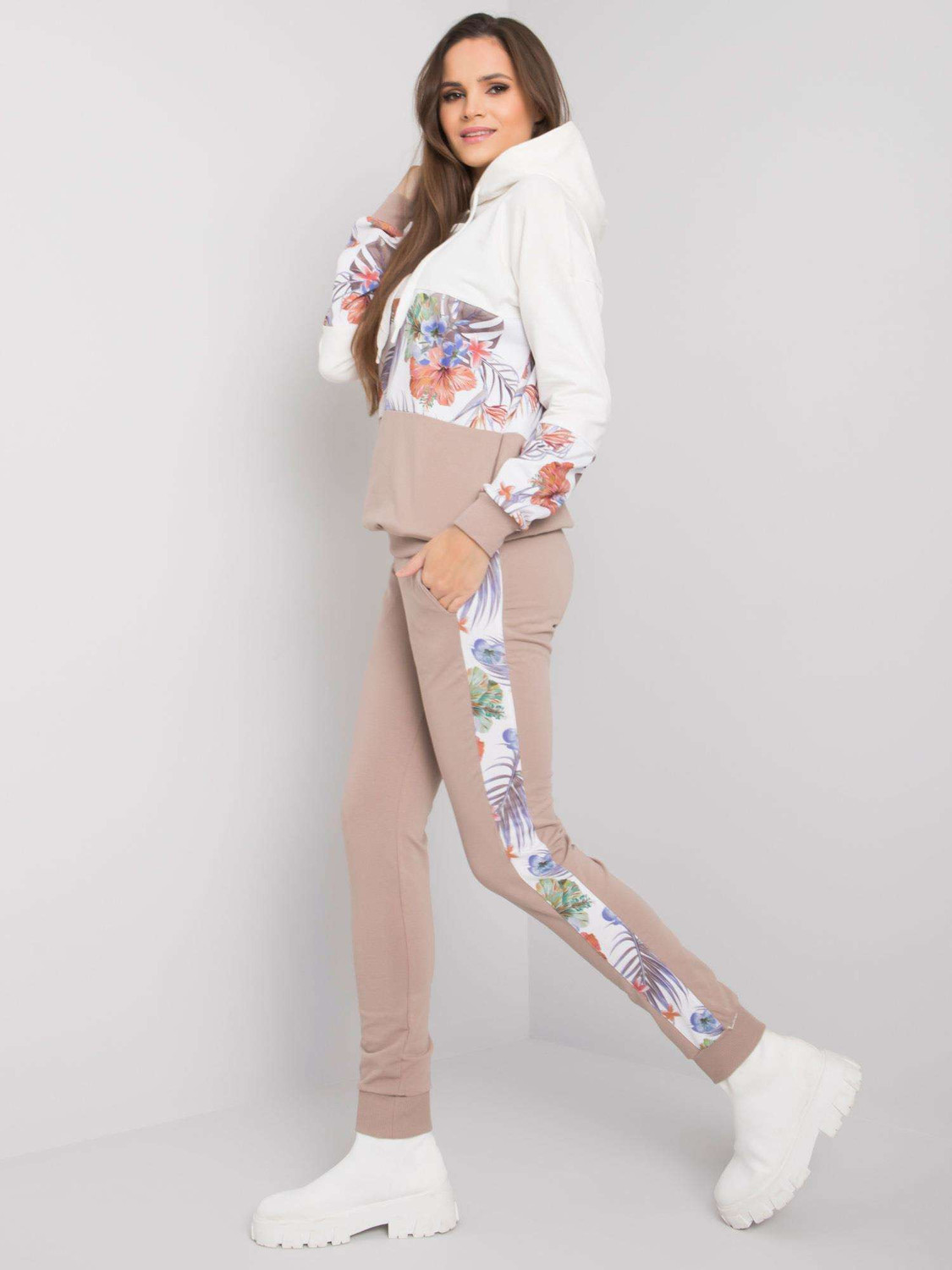 Súprava RV KMPL 7356.82 béžová a biela S/M