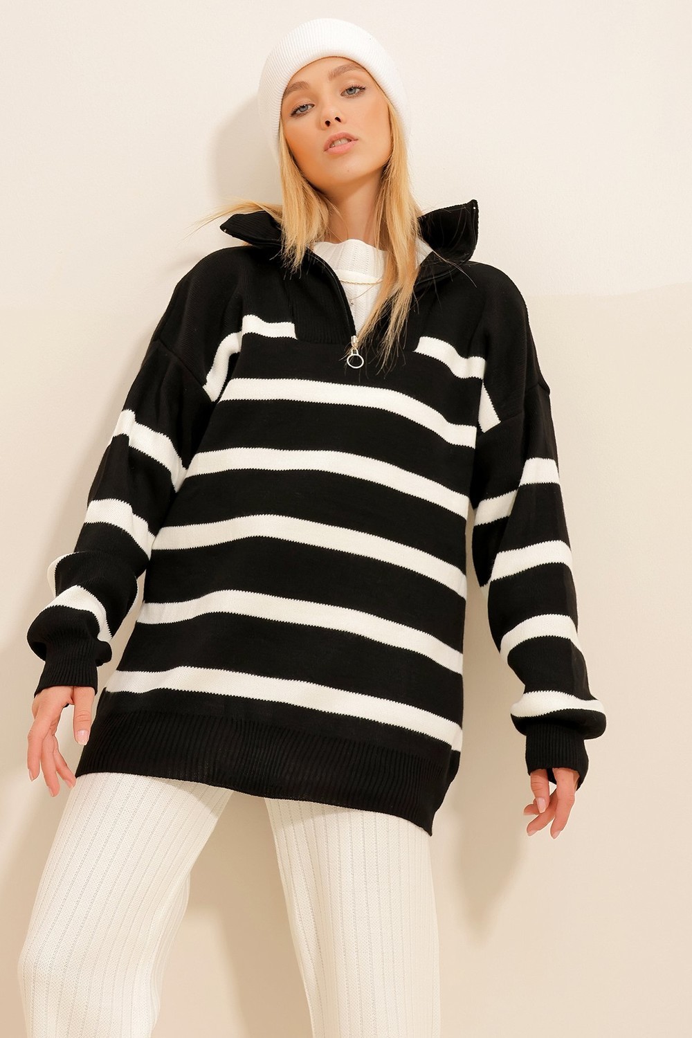Trend Alaçatı Stili Women's Black Zippered Striped Knitwear Winter Sweater