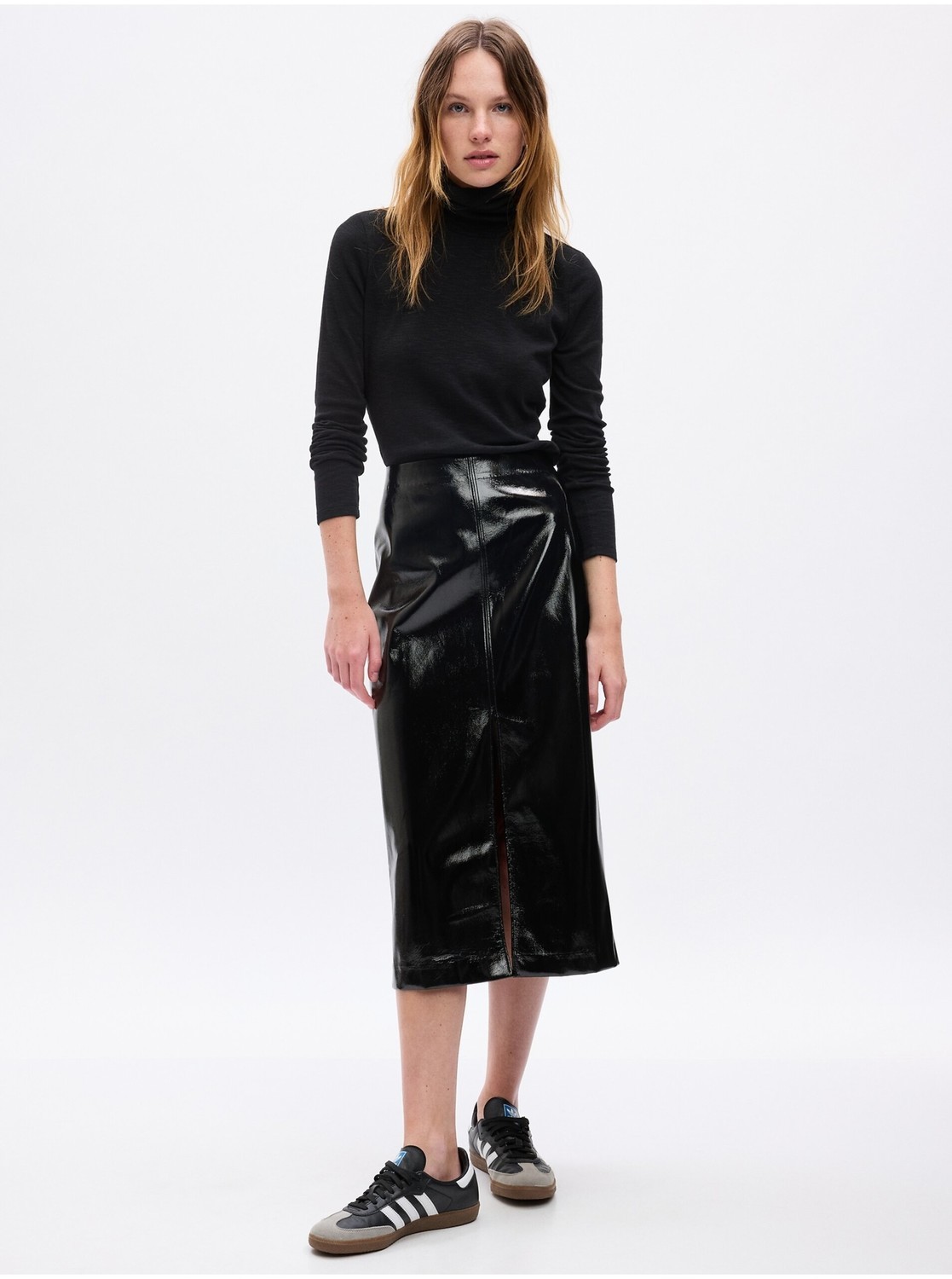 Čierne dámske basic tričko s rolákom GAP