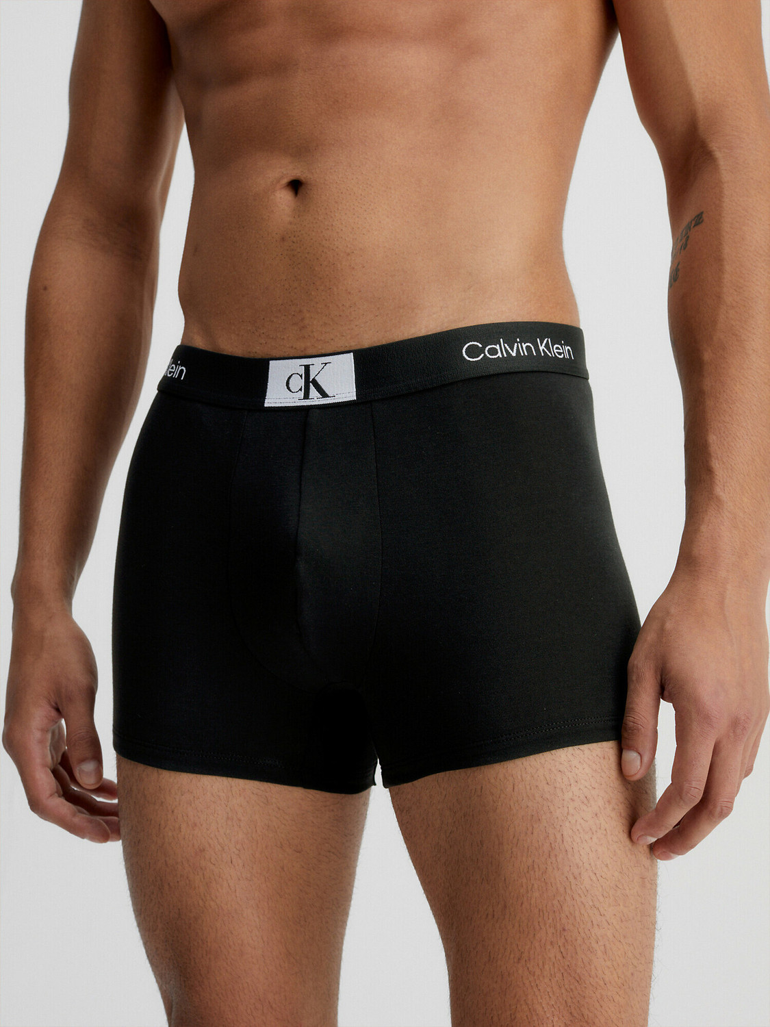 Pánske boxerky Calvin Klein NB3403A UBI s dlhšou nohavičkou XL Black