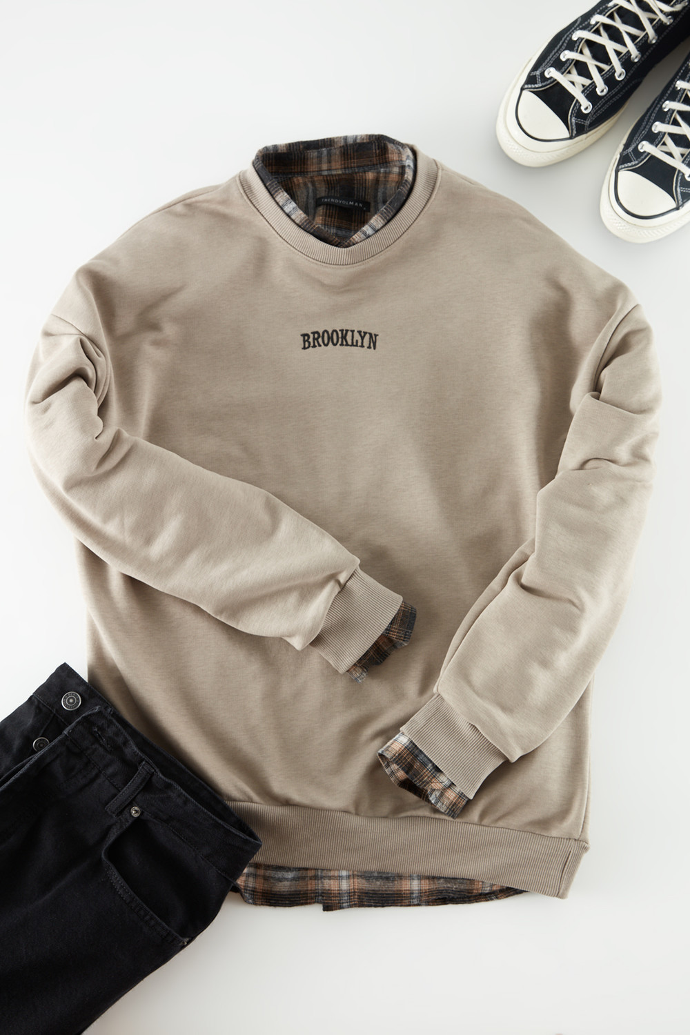 Trendyol Men's Mink Oversize/Wide-Fit Crew Neck Brooklyn City Text Embroidered Thick Cotton Sweatshirt