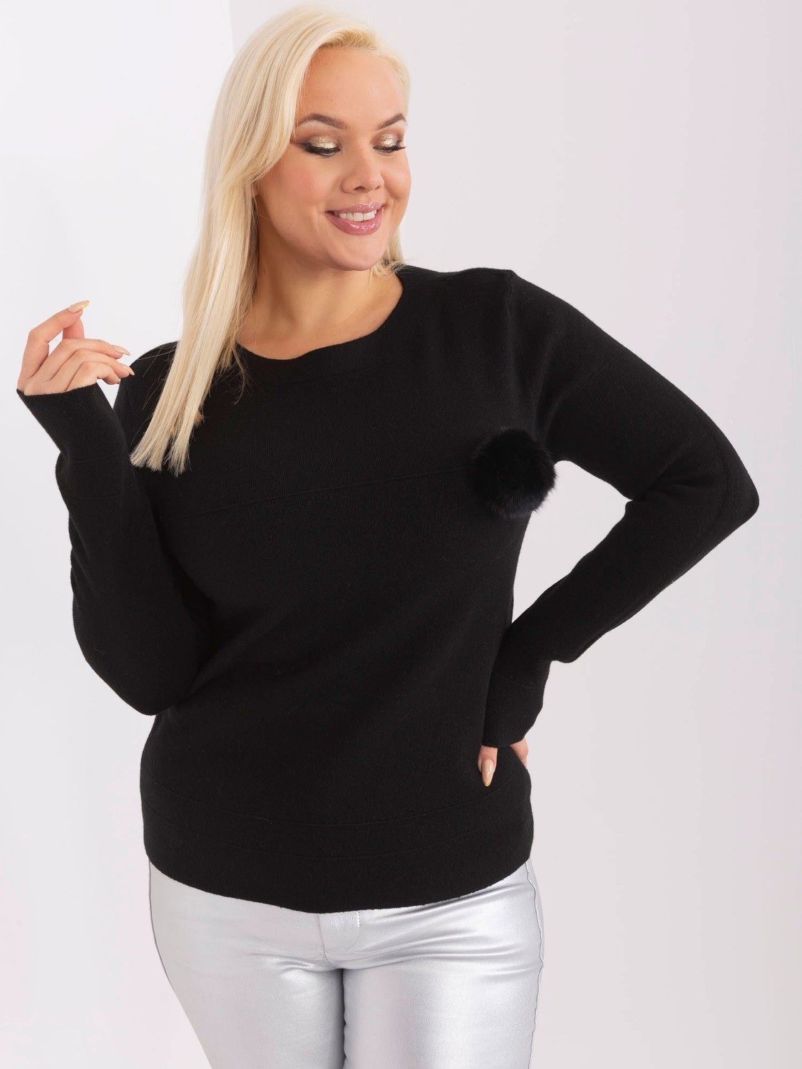 Black knitted viscose sweater plus size