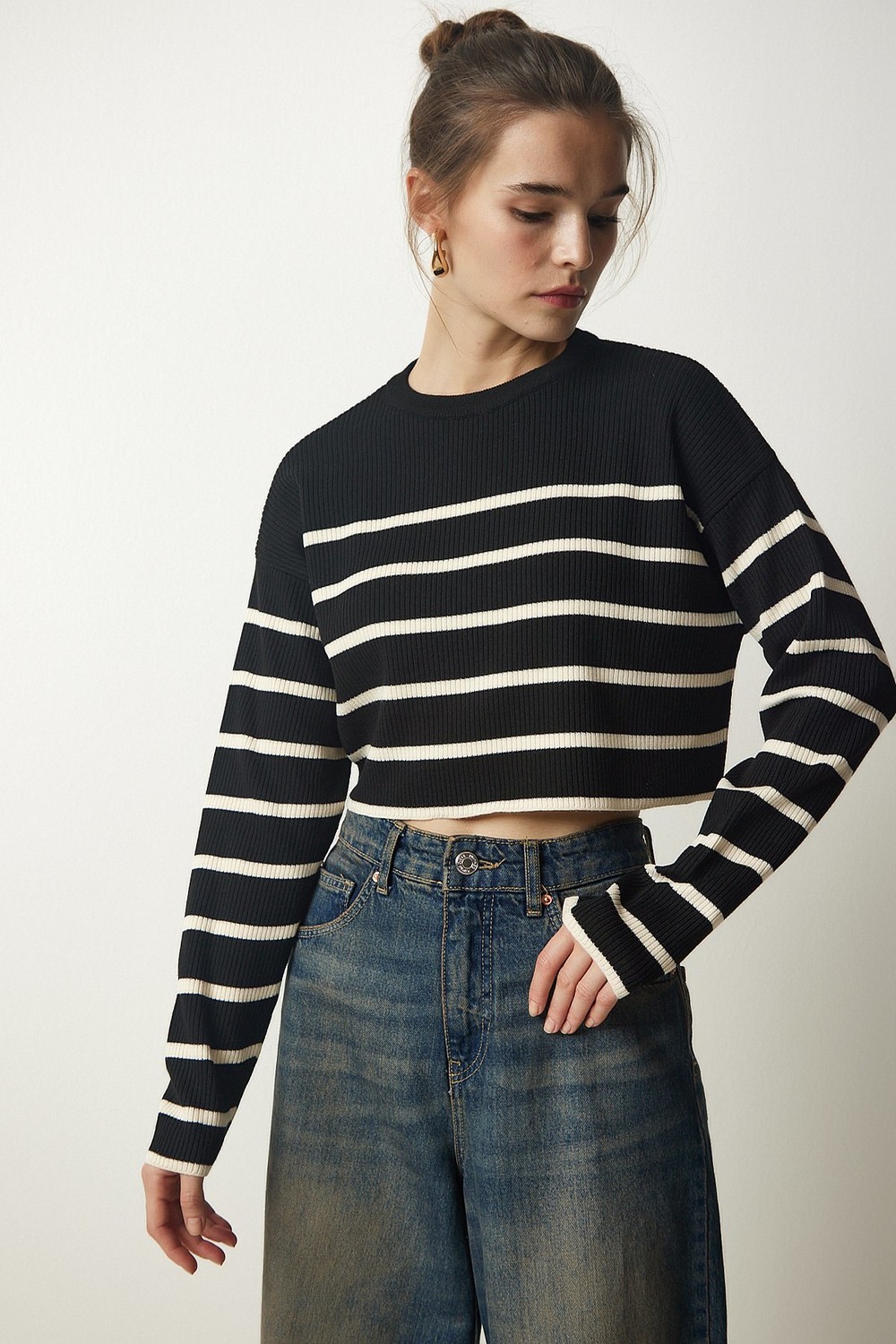 Happiness İstanbul Women's Black Ribbed Striped Crop Knitwear Sweater