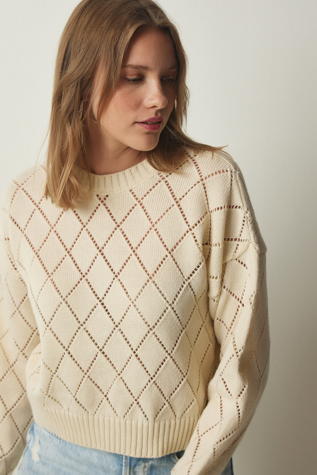 Happiness İstanbul Women's Cream Diamond Patterned Openwork Knitwear Sweater
