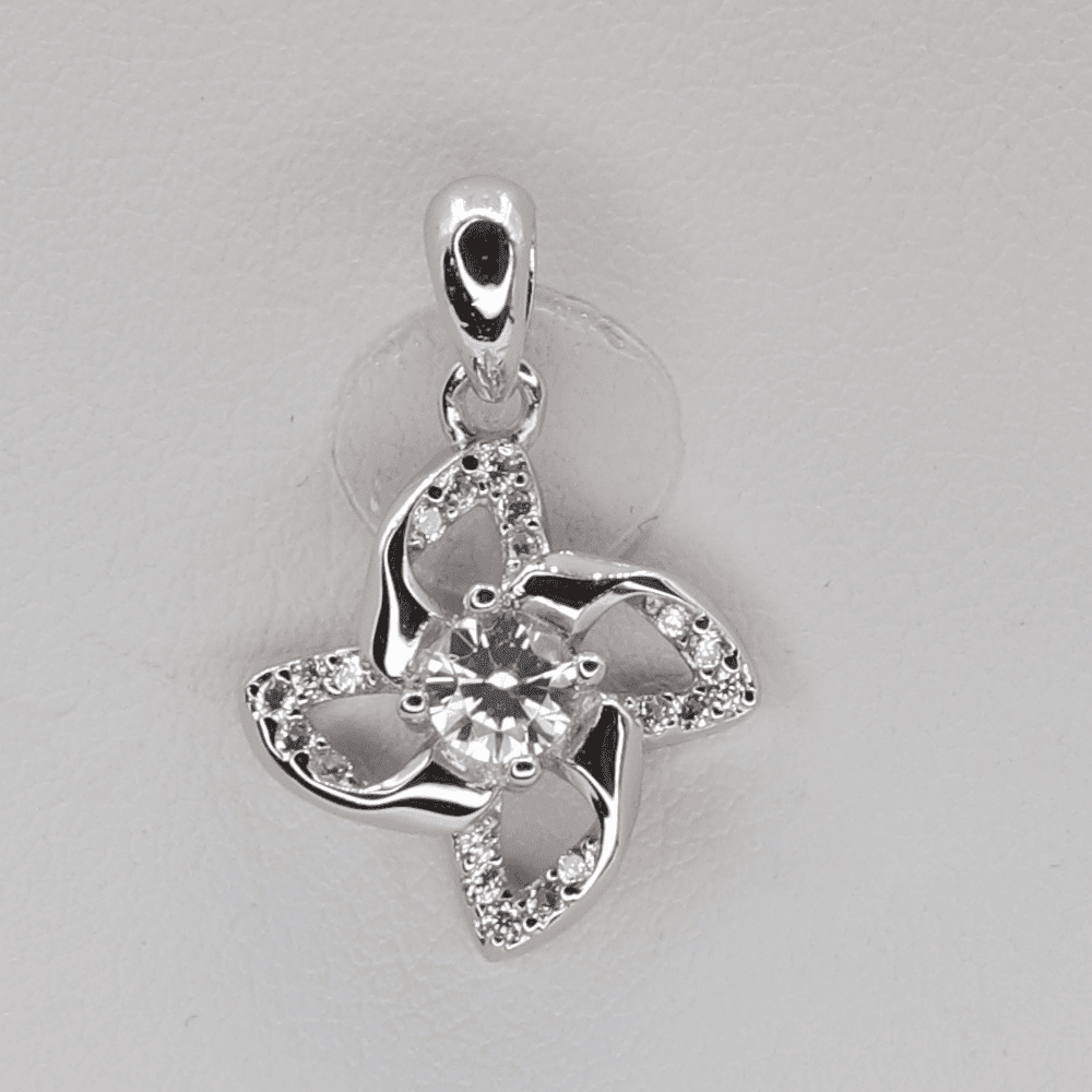 Strieborný prívesok 105210