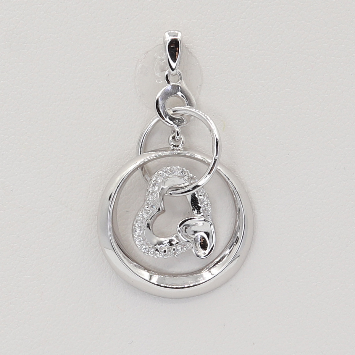 Strieborný prívesok 105287