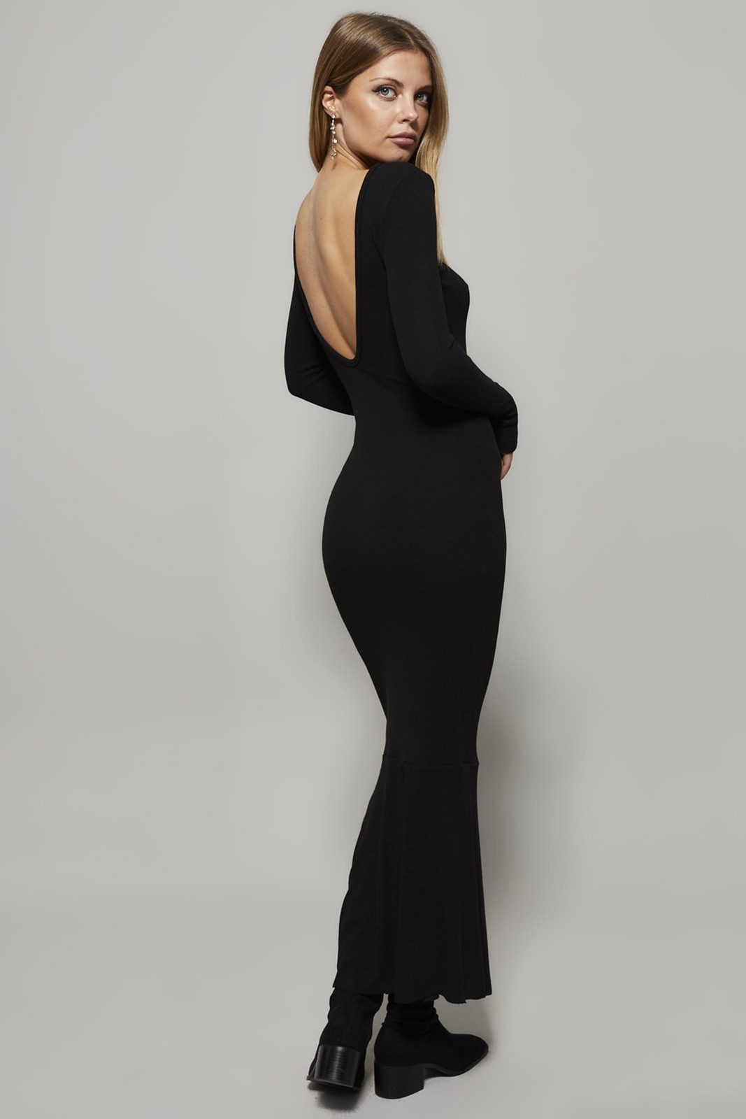 Cool & Sexy Women's Black U-Neck Maxi Dress