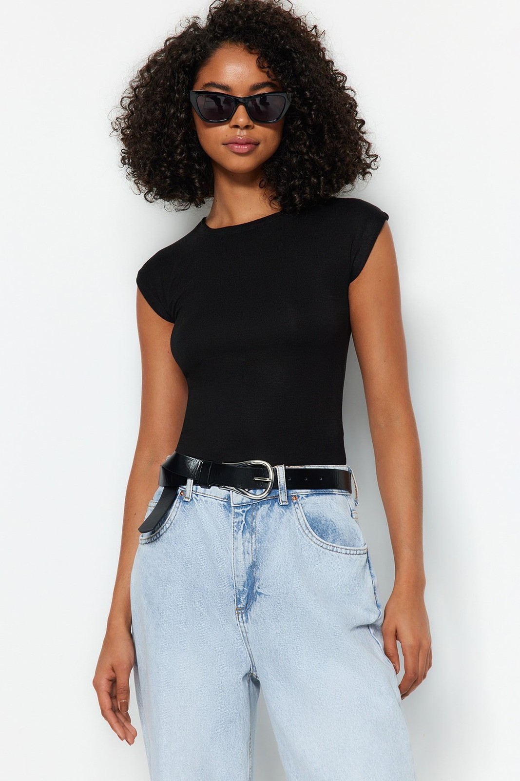 Trendyol Black Premium Viscose Fitted Moon Sleeve Knitted Blouse
