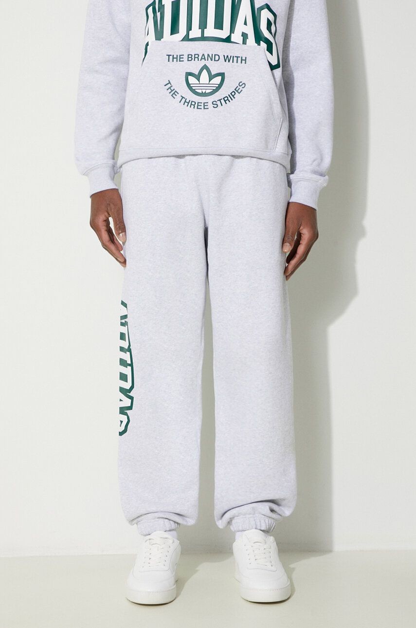 Tepláky adidas Originals šedá farba, s potlačou