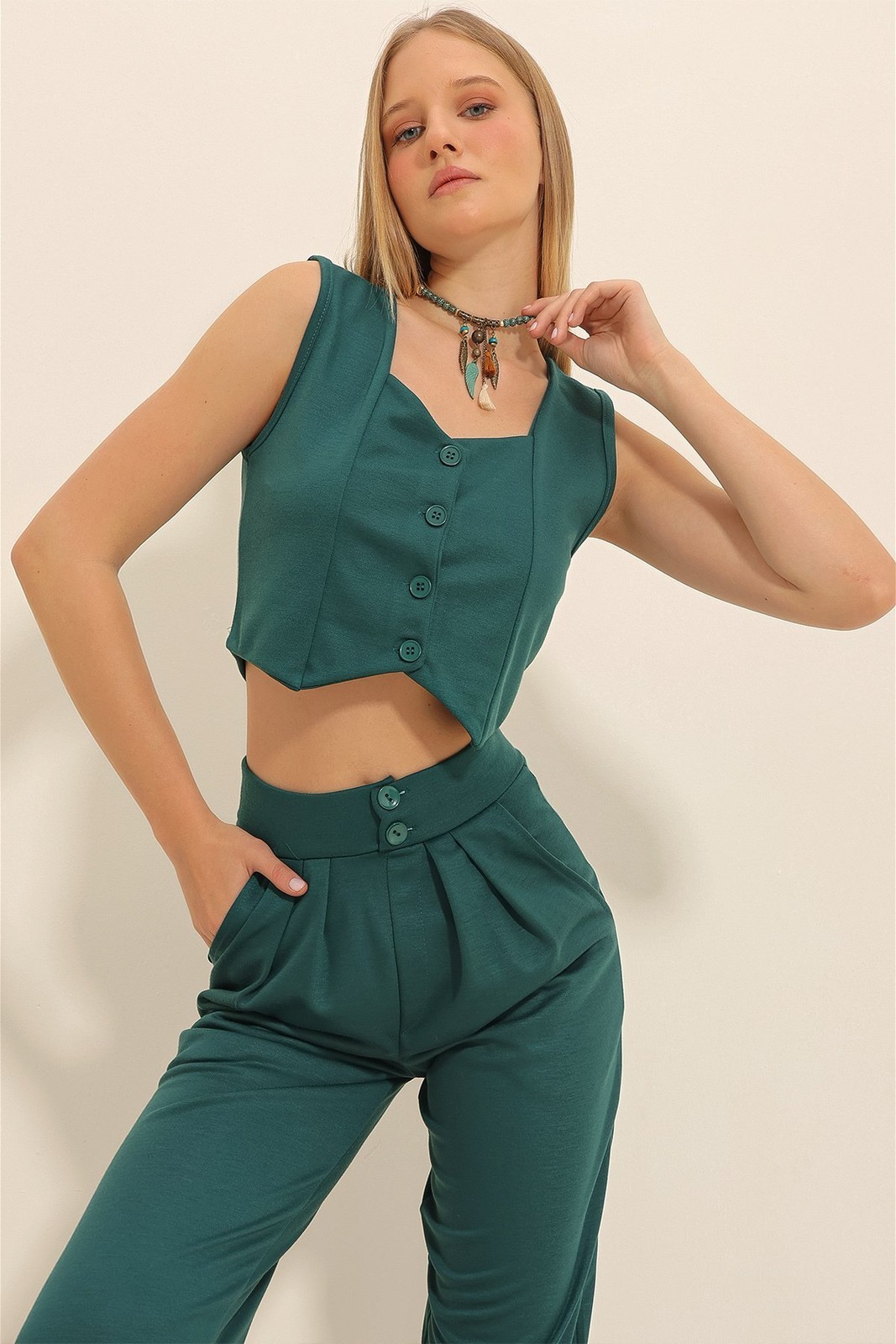Trend Alaçatı Stili Women's Walnut Green Sweetheart Collar Buttoned Crop Vest