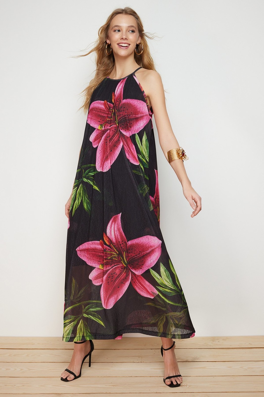 Trendyol Black Printed Special Textured Halter Neck Flexible Knitted Maxi Dress