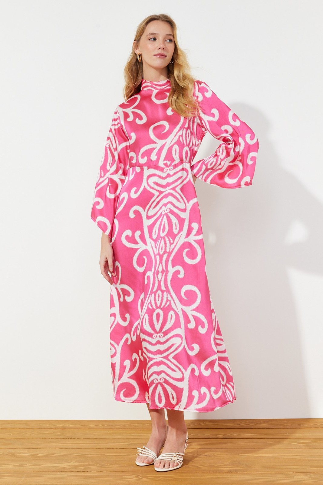 Trendyol Ecru Fuchsia Patterned Satin Woven Evening Dress