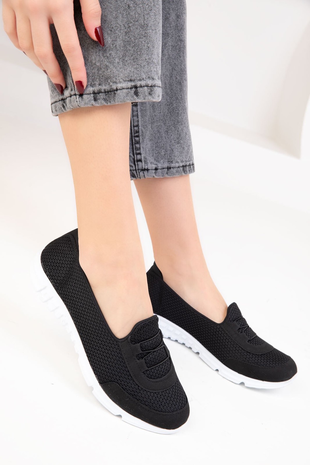 Soho Women's Black Sneakers 18777
