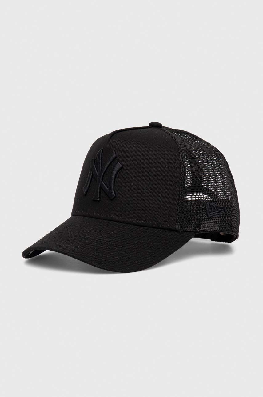 Detská baseballová čiapka New Era čierna farba, s nášivkou