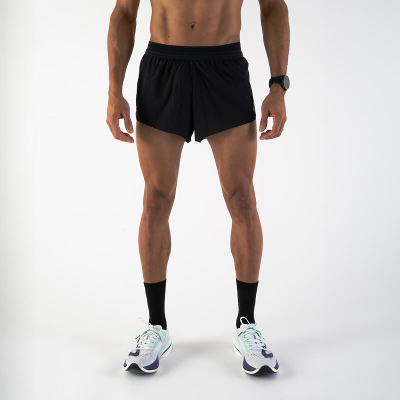 Pánske bežecké šortky Run 900 Replika čierne