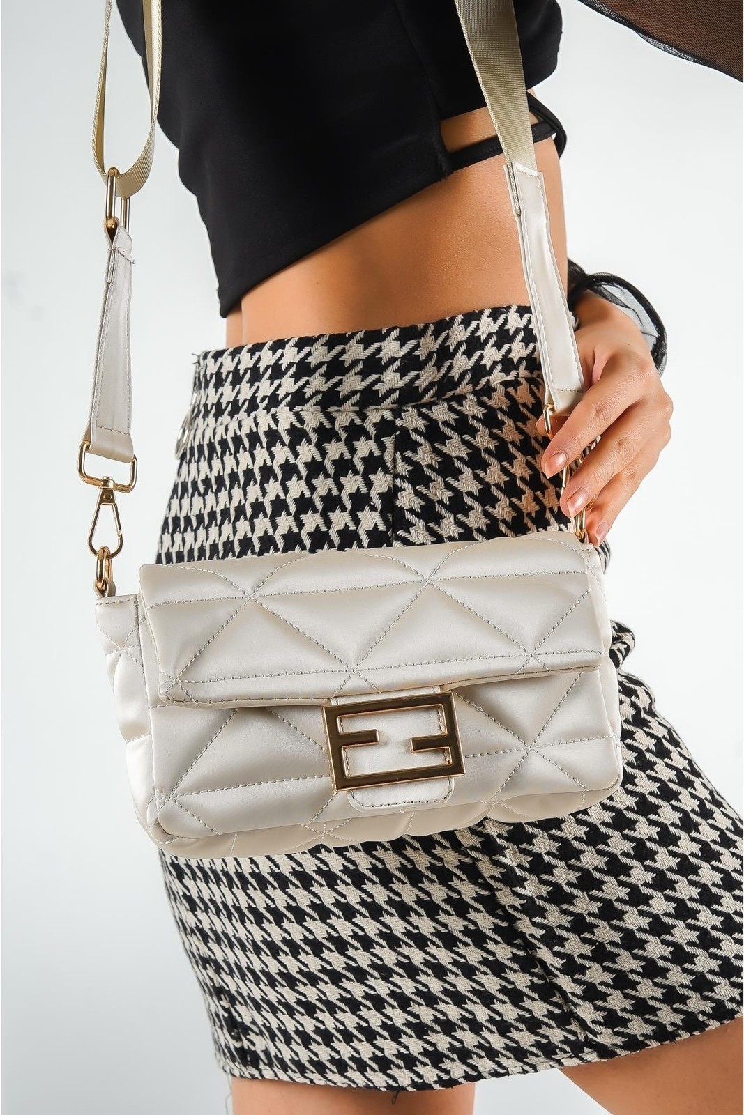 Capone Outfitters Capone Ibiza Satin Quilted Patterned Cream Women's Bag.