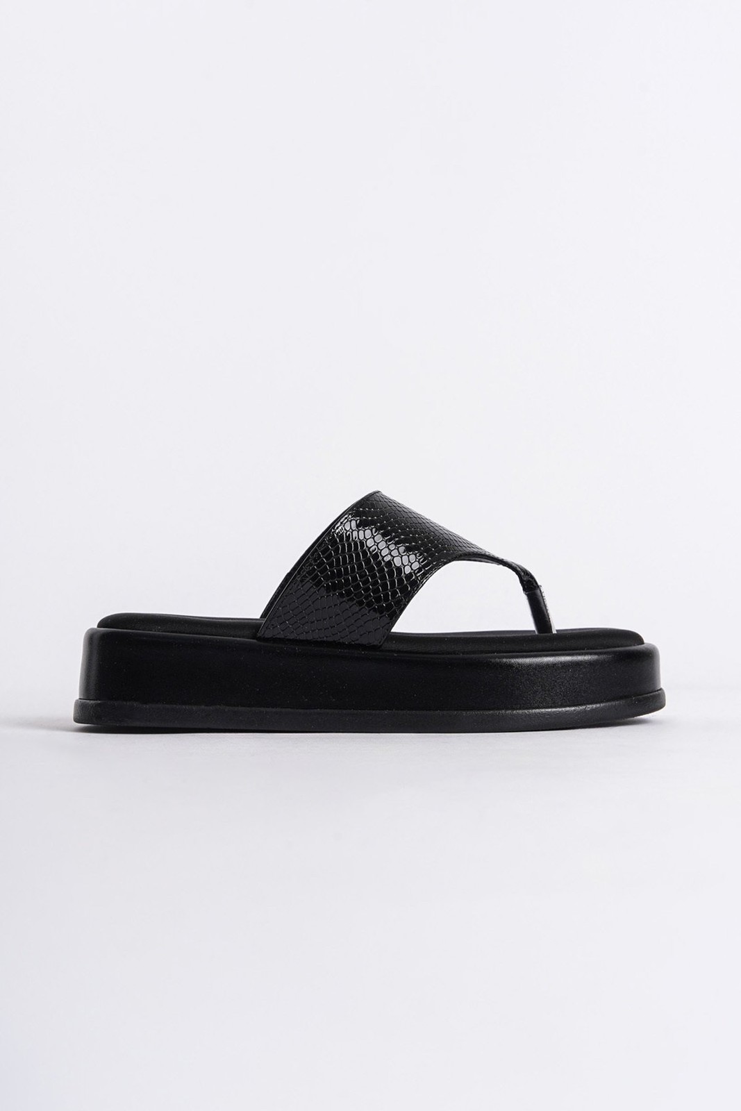 Capone Outfitters Women's Wedge Heel Stone Flip Flops