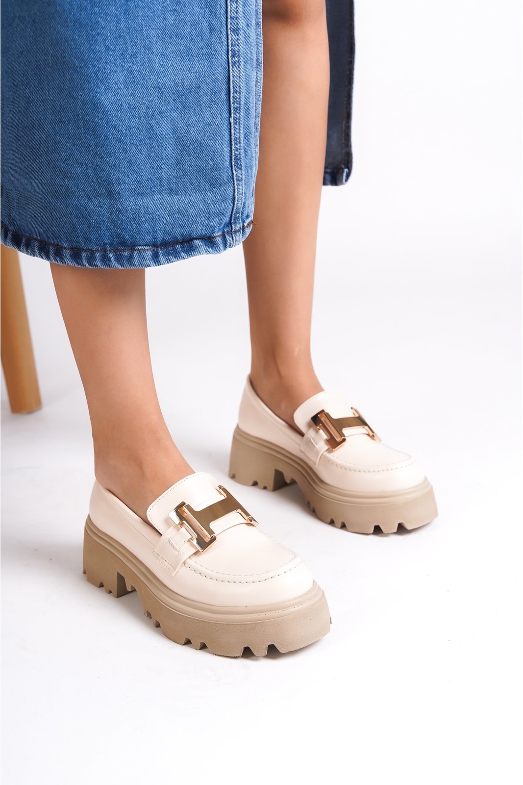 Capone Outfitters Round Toe H Buckle Women's Loafer