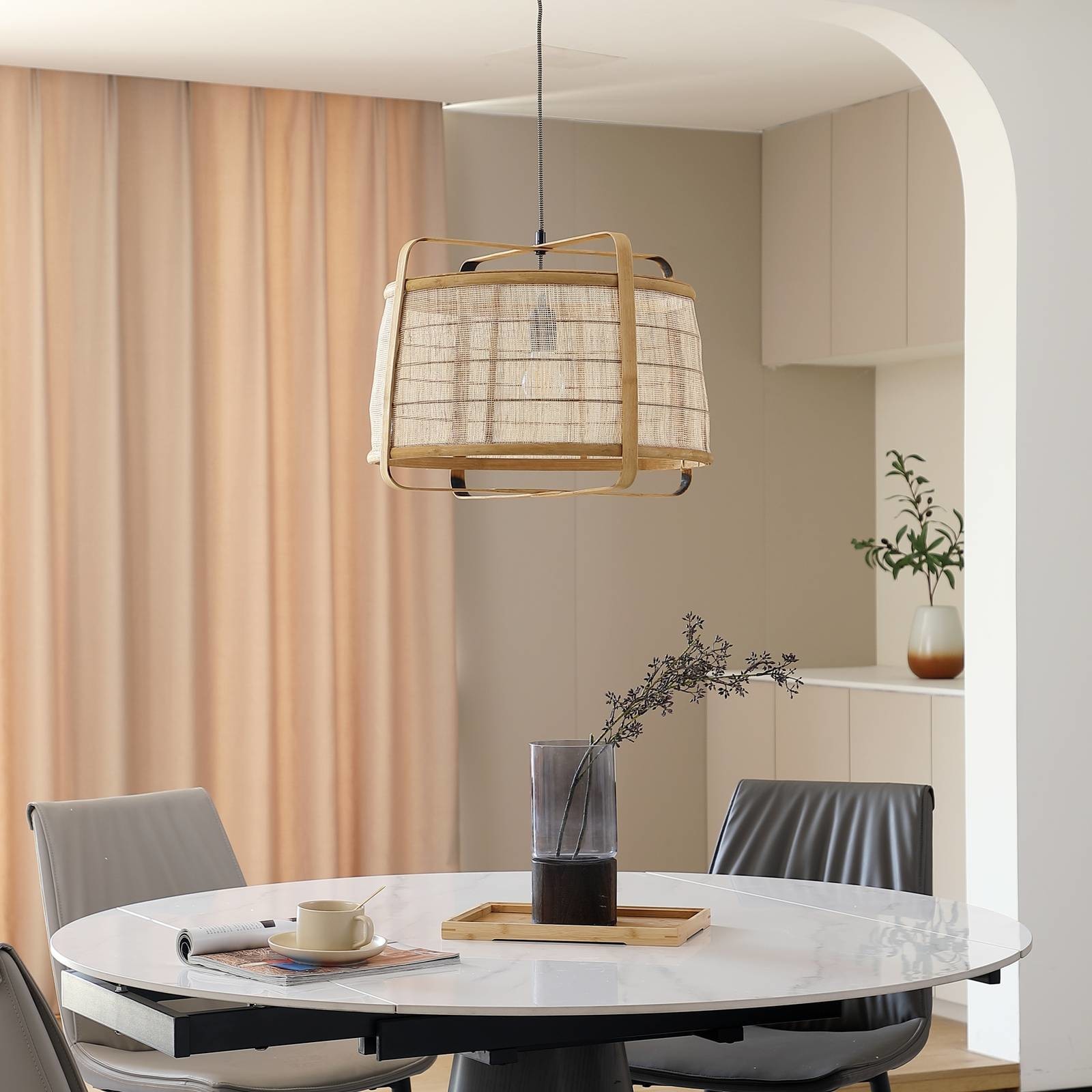 Lindby Liriana závesné svietidlo z bambusu