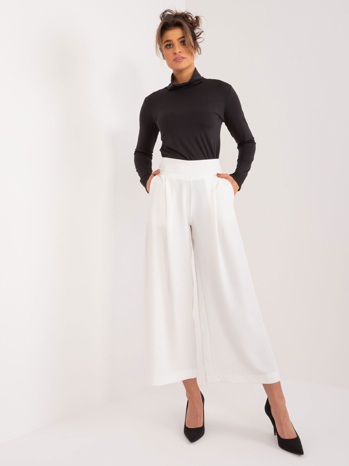 Ecru elegant culotte pants