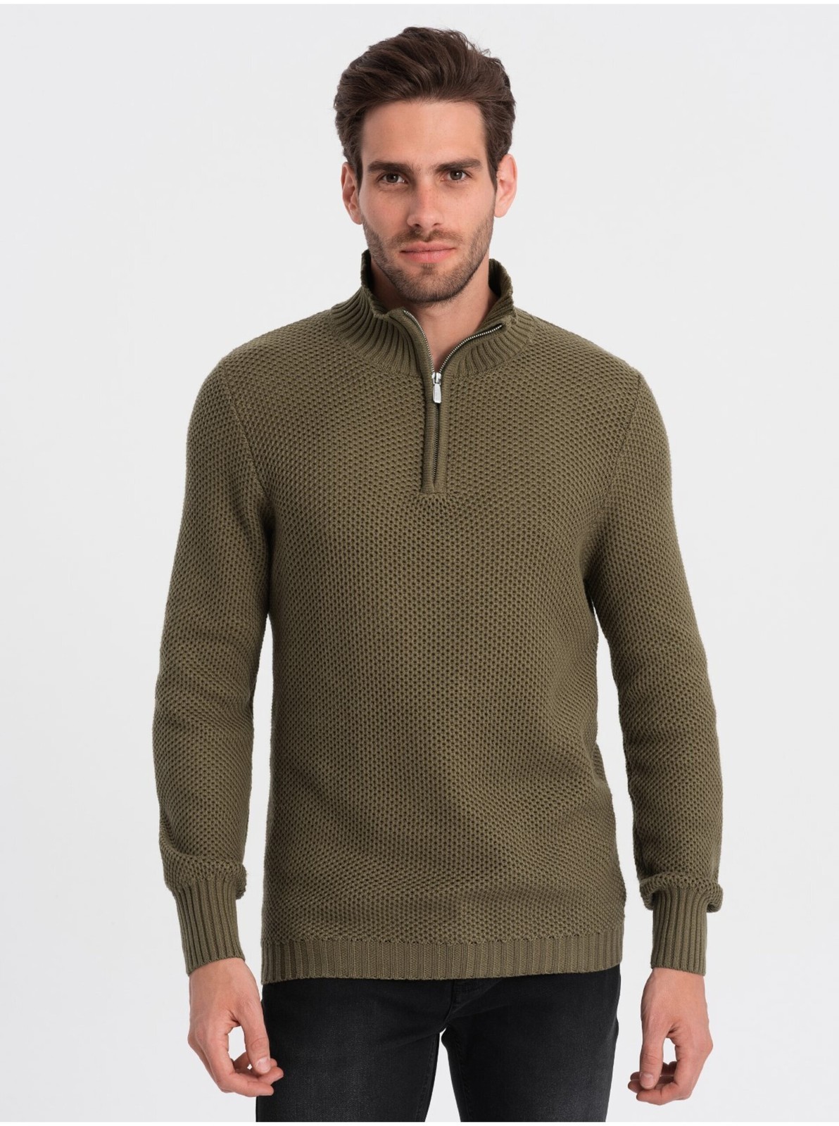 Kaki pánsky sveter s golierom Ombre Clothing