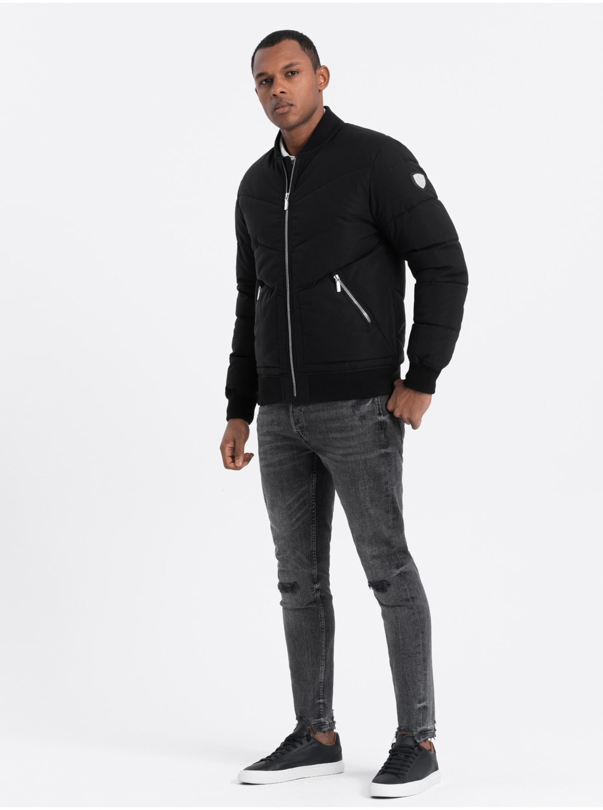 Čierny pánsky prešívaný bomer Ombre Clothing