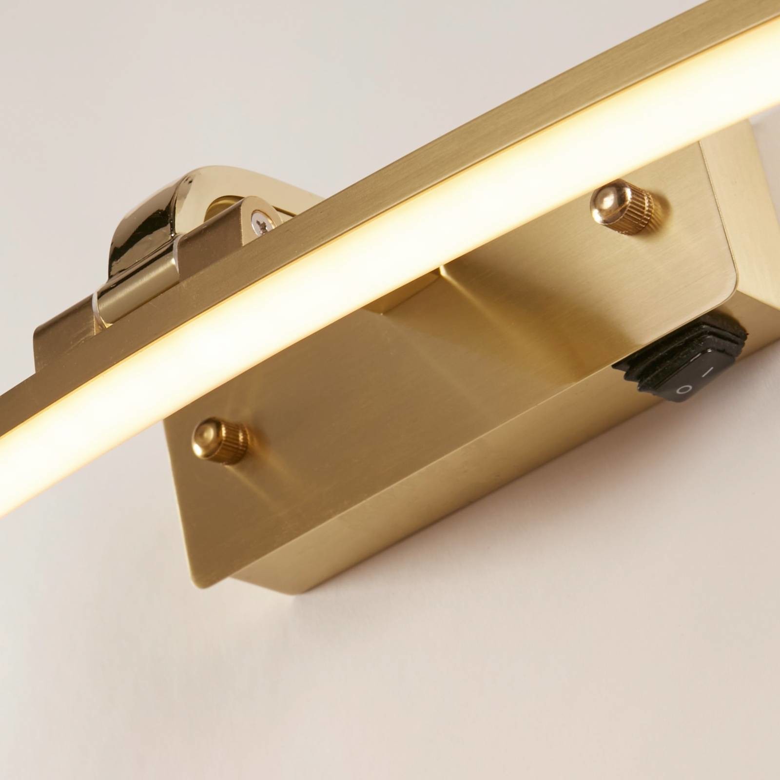 Nástenné svietidlo LED Santorini, šírka 50 cm, mosadz, výklopné