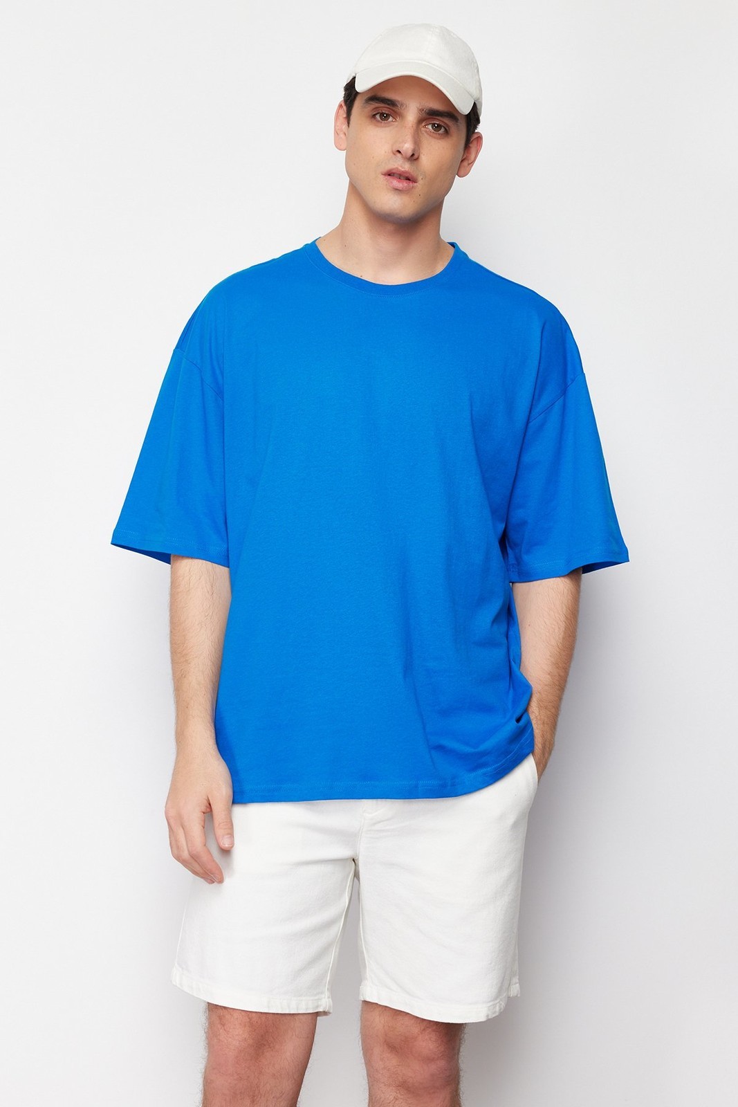 Trendyol Men's Blue Oversize/Wide-Fit Basic 100% Cotton T-Shirt