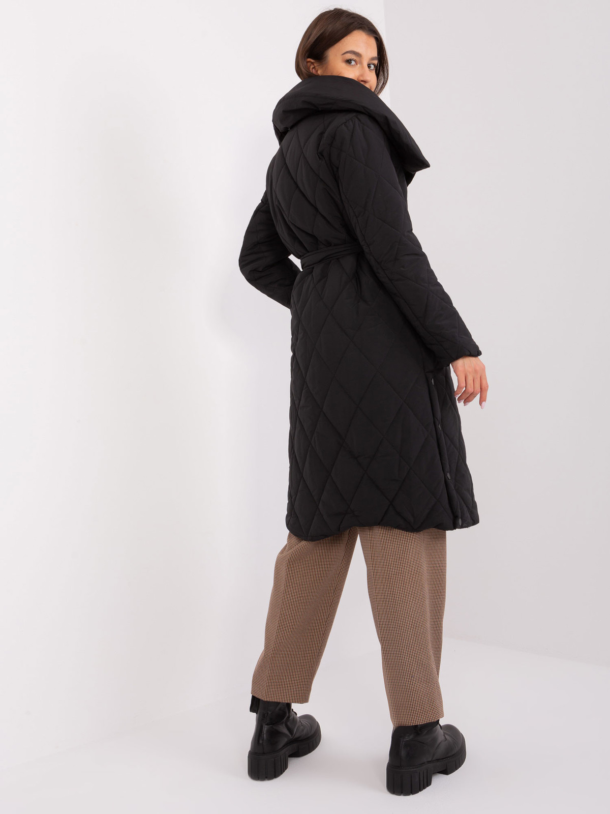 NM KR TR8312 plášť.04P čierna L