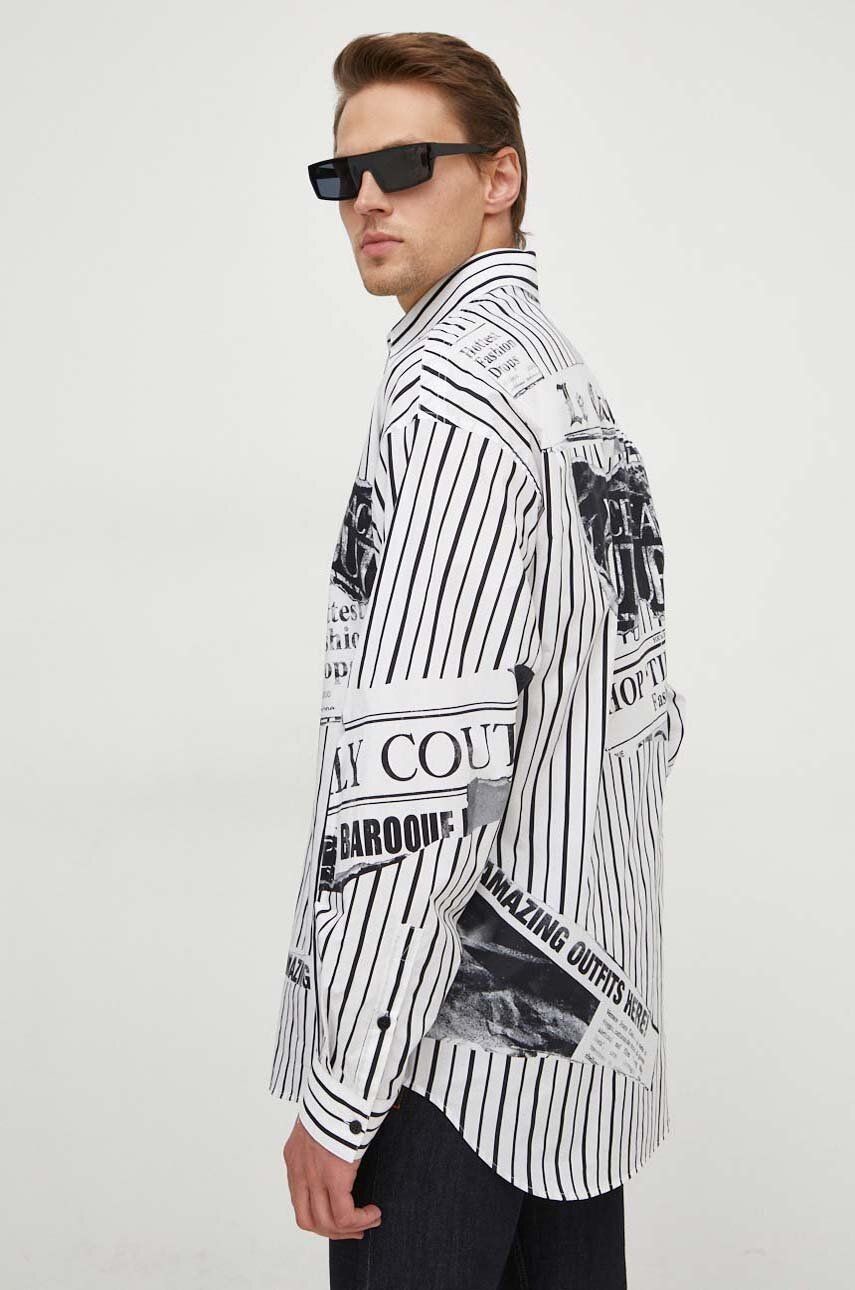 Bavlnená košeľa Versace Jeans Couture pánska, biela farba, voľný strih, s klasickým golierom