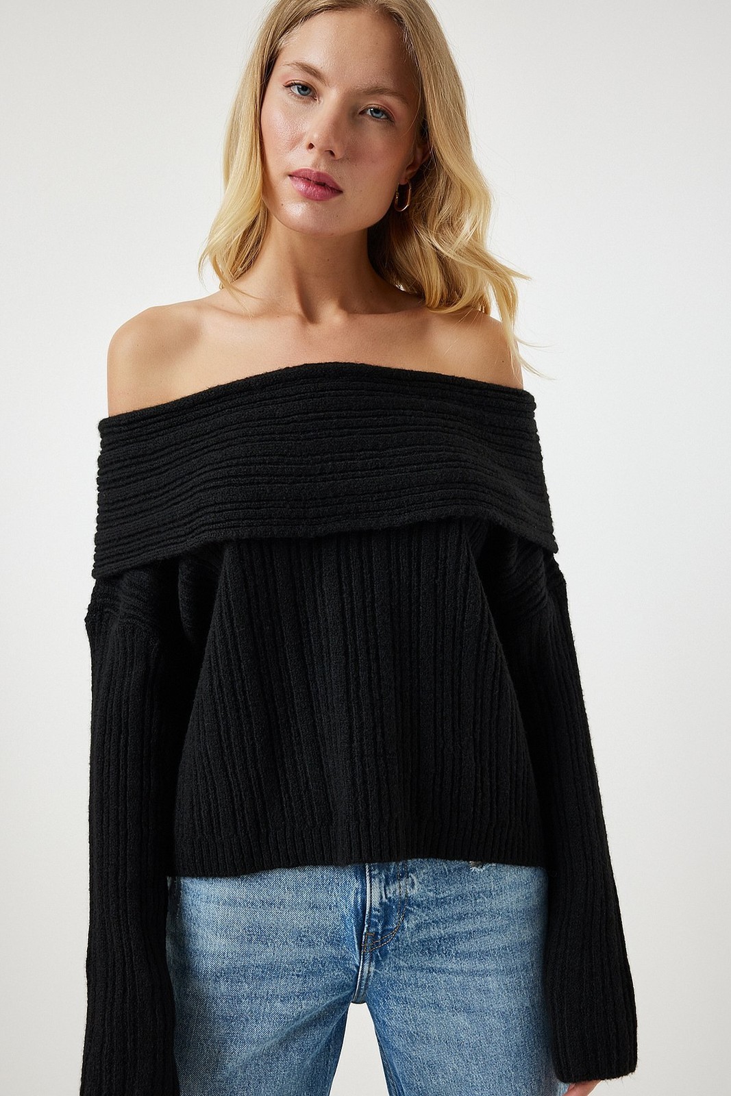 Happiness İstanbul Women's Black Madonna Collar Knitwear Sweater