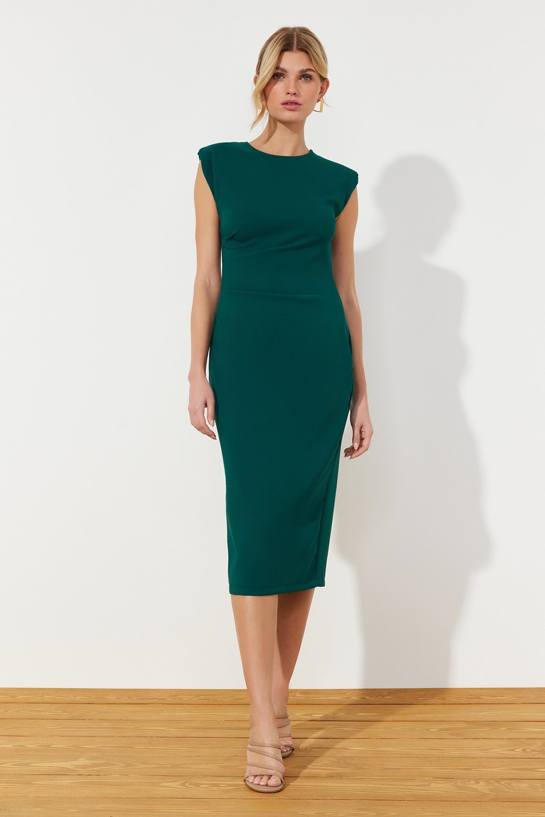 Trendyol Green Fitted Woven Midi Dress