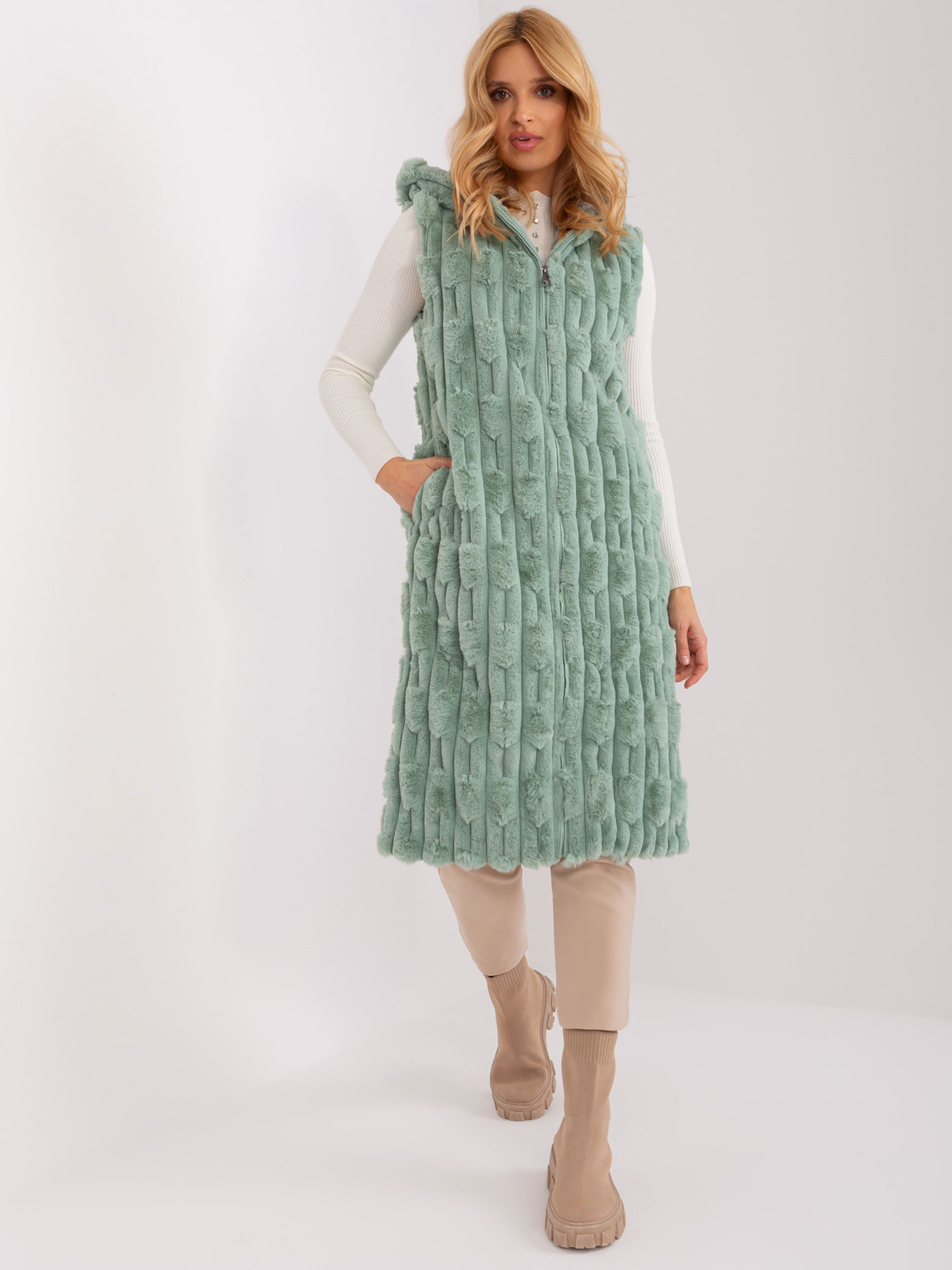 Vesta AT KZ 2368 1.07 pistácie S/M