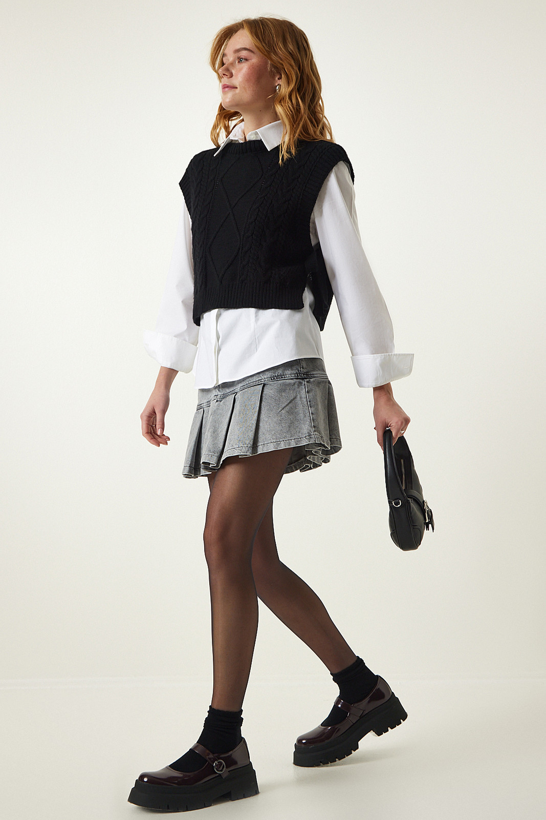 Happiness İstanbul Women's Black Motif Tied Crop Knitwear Sweater
