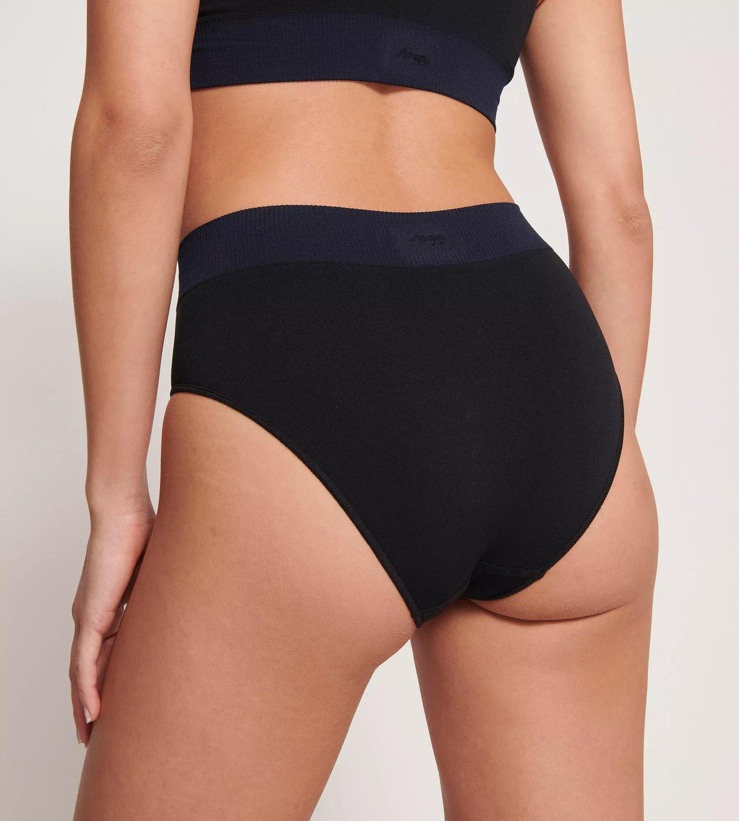 Dámske nohavičky EVER Infused Aloe High waist - BLACK - čierne 0004 - SLOGGI BLACK XS