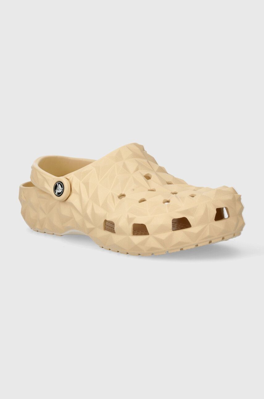 Šľapky Crocs Classic Geometric Clog béžová farba, 209563