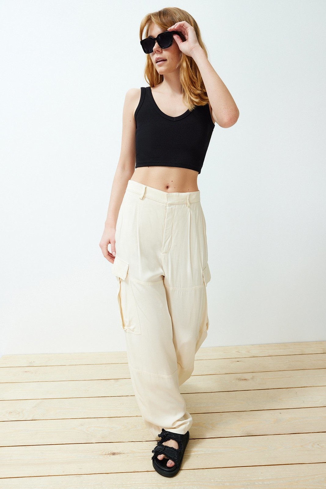 Trendyol Black Ribbed V Neck Super Crop Flexible Knitted Undershirt