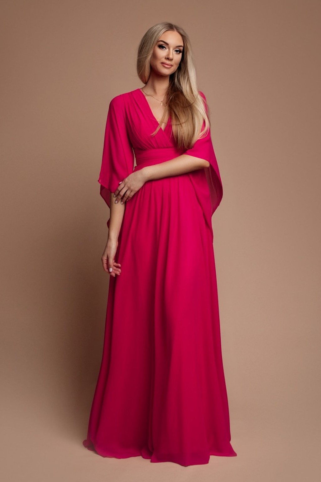 Cyklámenové šifónové šaty s voľnými rukávmi Veľkosť: S