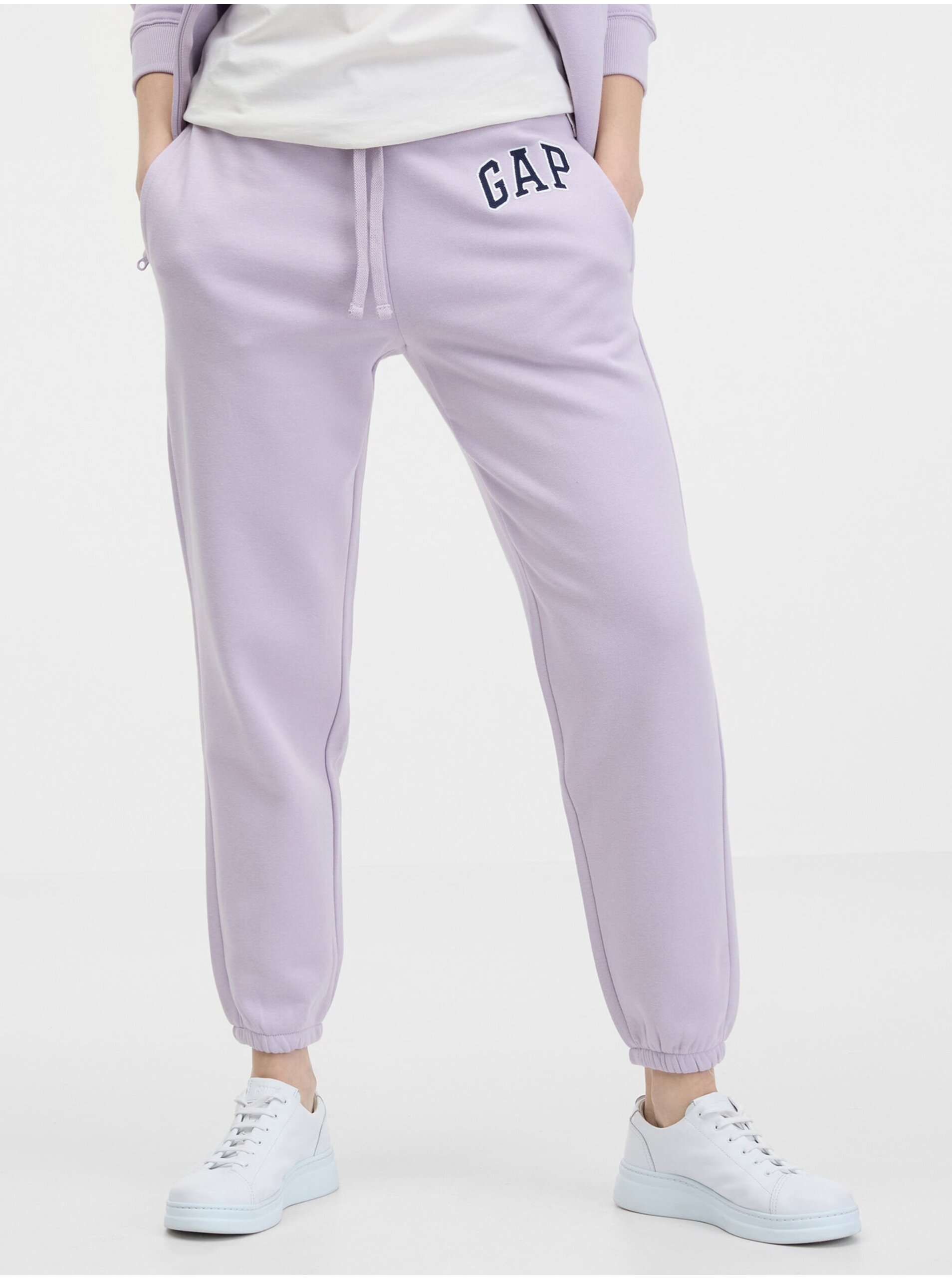 Svetlo fialové dámske tepláky GAP
