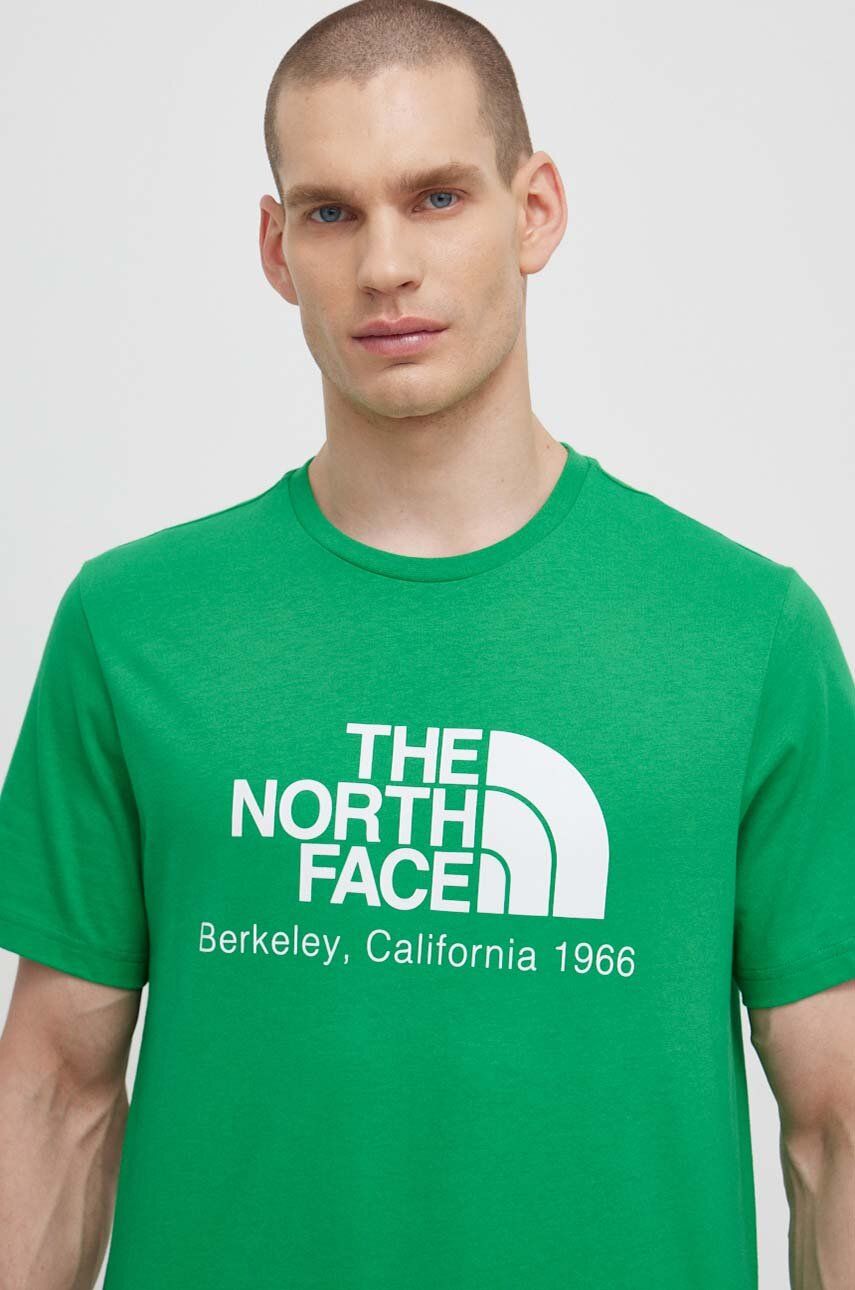 Bavlnené tričko The North Face M Berkeley California S/S Tee pánske, zelená farba, s potlačou, NF0A87U5PO81