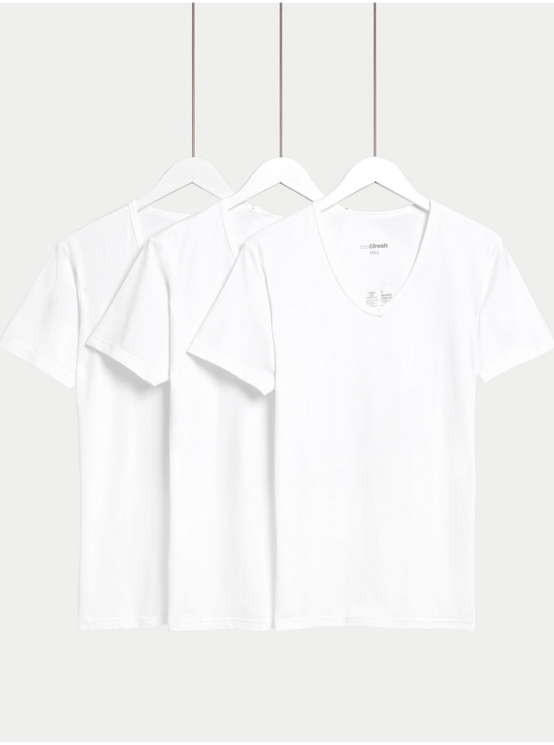 Sada troch pánskych basic tričiek v bielej farbe s technológiou Cool&Fresh™ Marks & Spencer
