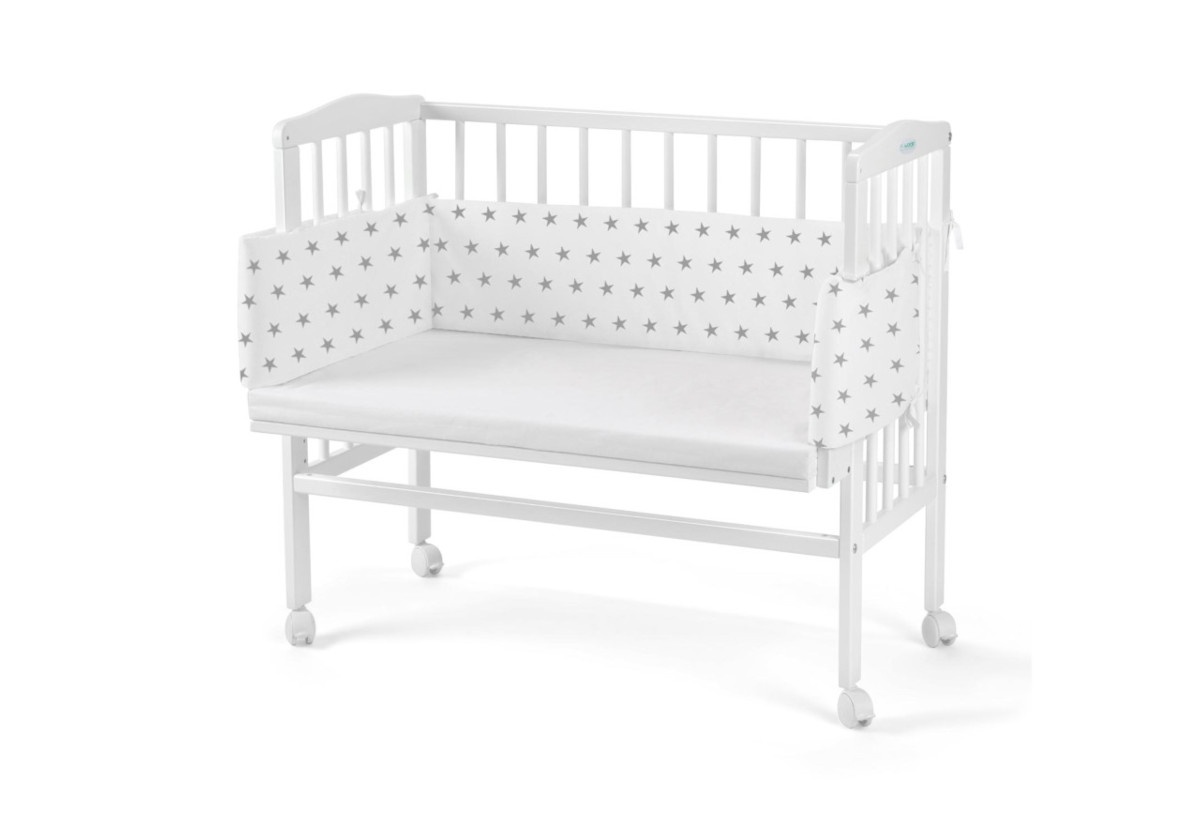 Expedo Prístavná postieľka 2 v 1 s matracom a mantinelom MANULIA 2, 45/58x85/79x94, biela/sivé hviezdy