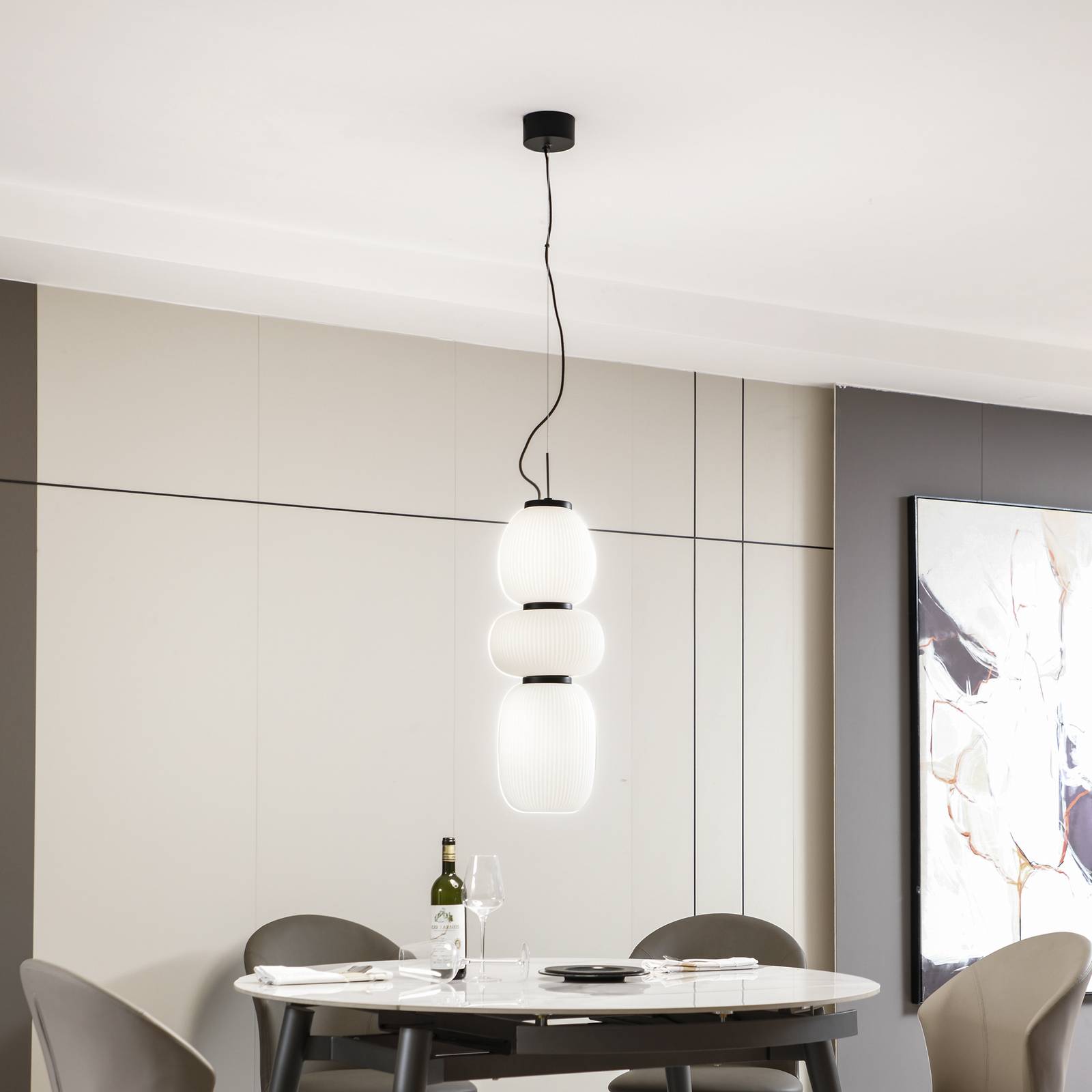 Závesné svietidlo Lucande LED Lucya, tri sklenené tienidlá, biele