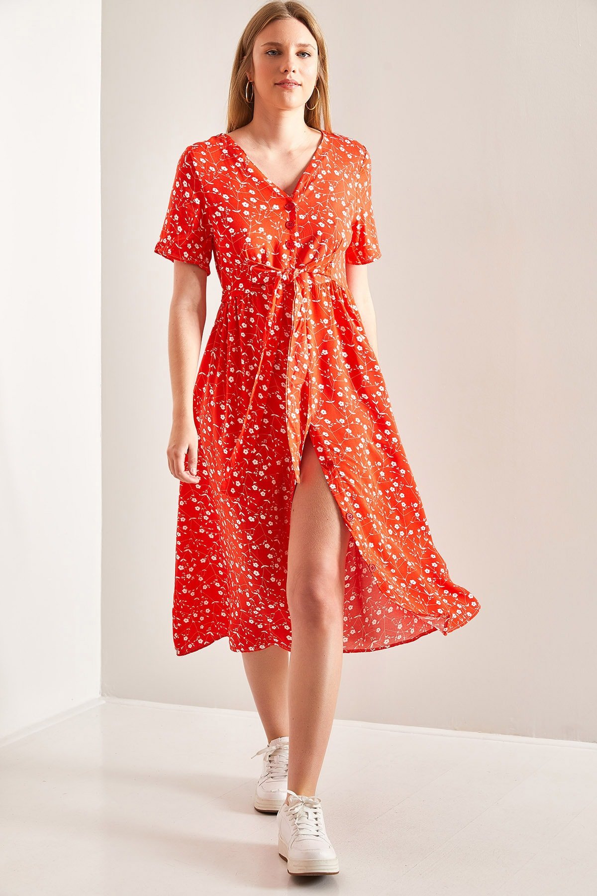 Bianco Lucci Women's Floral Patterned Dress with Buttons at the Front and Belted Waist