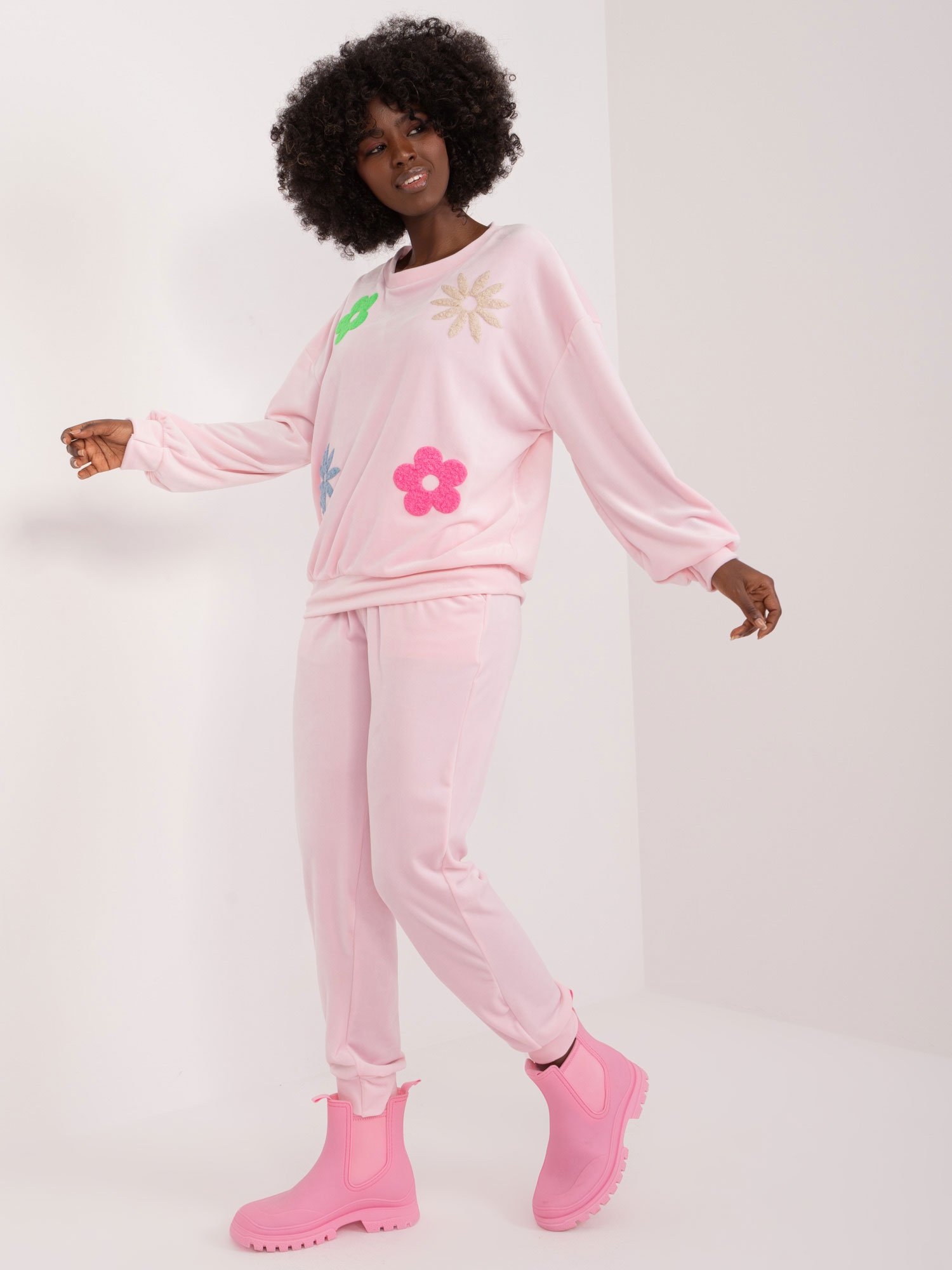Light pink casual velour set with sweatshirt