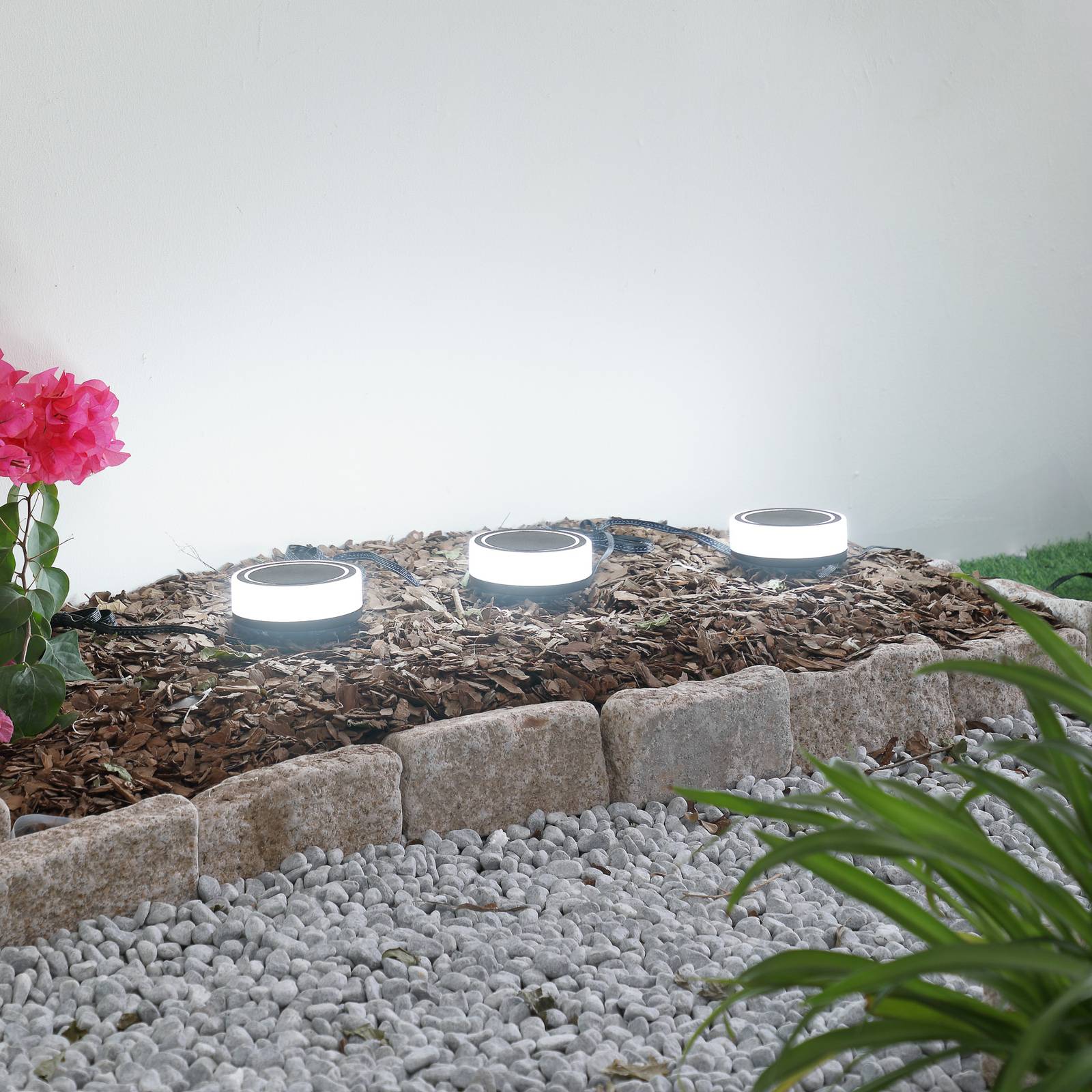 Lindby Smart LED zemné svetlo Kyren, CCT, RGB, Tuya, 3 jednotky