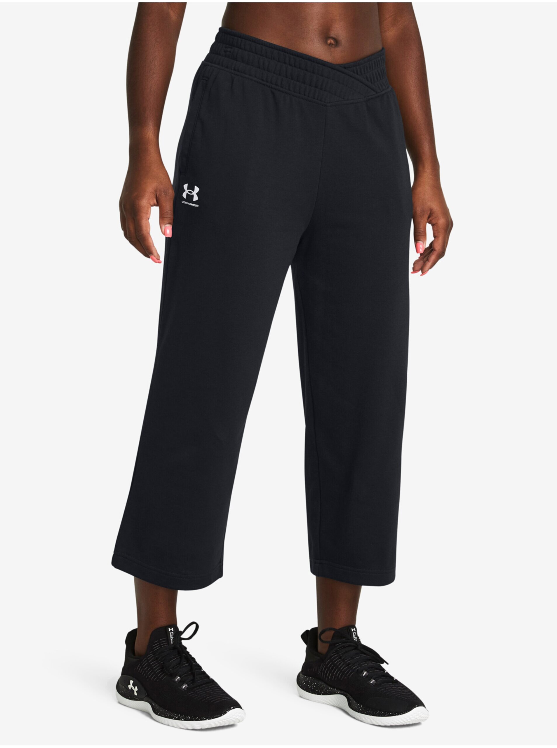 Čierne dámske skrátené športové tepláky Rival Terry Crop Wide Leg